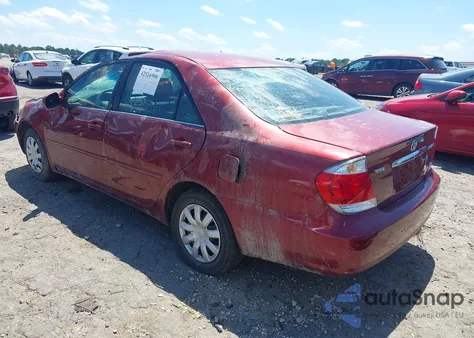 2005 Toyota Camry Le z USA, uszkodzony, nr VIN 4T1BE30KX5U084613